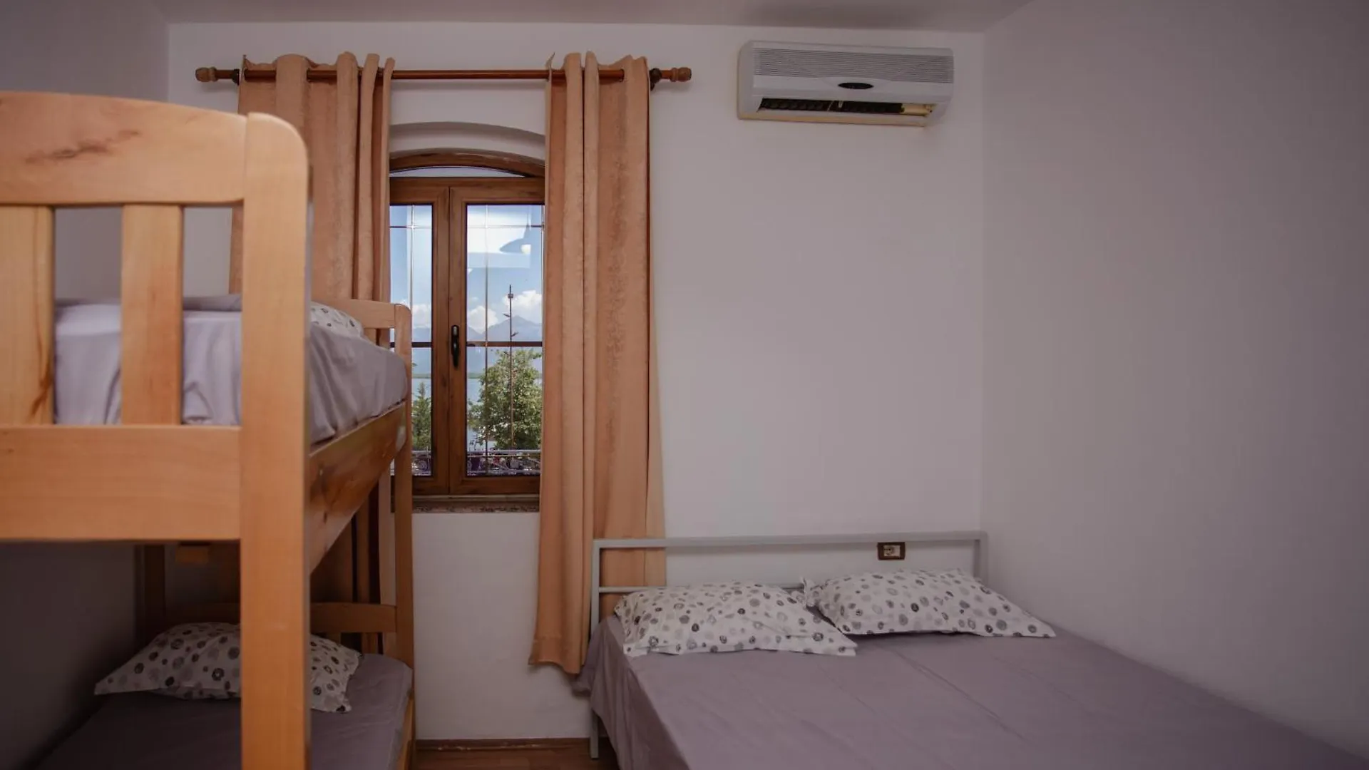 Hotel Shkodra Lake Široka Albanien